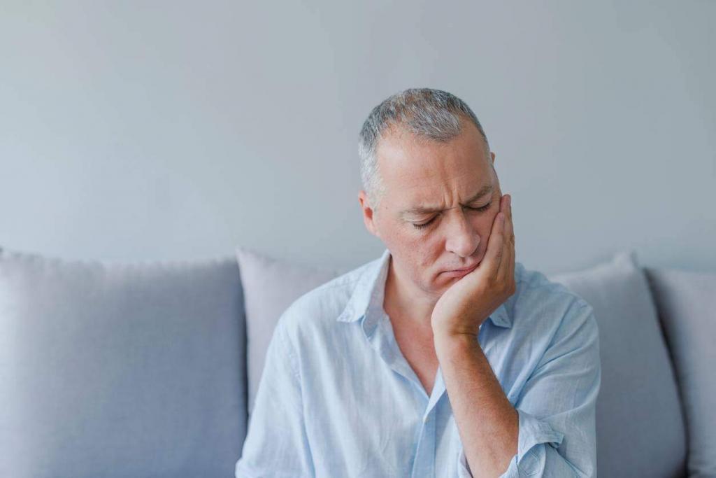 st. louis man with tooth ache