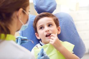 child-with-cavities